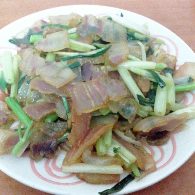 西芹炒腊肉