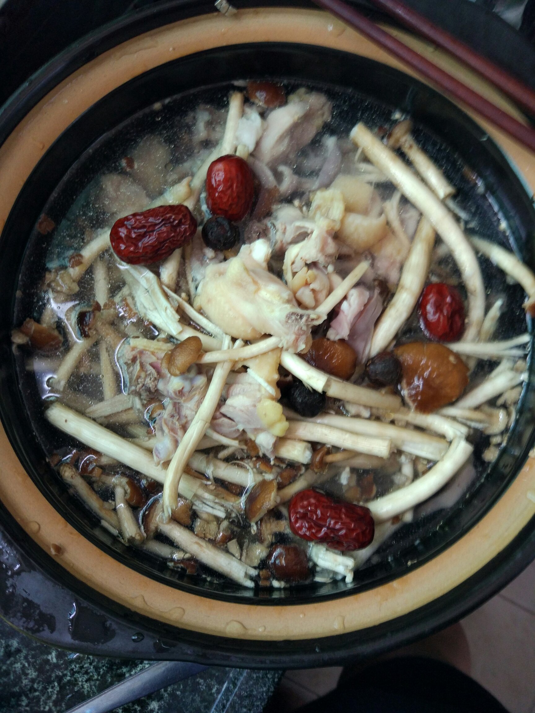 茶树菇猪肚鸡汤的做法 步骤3