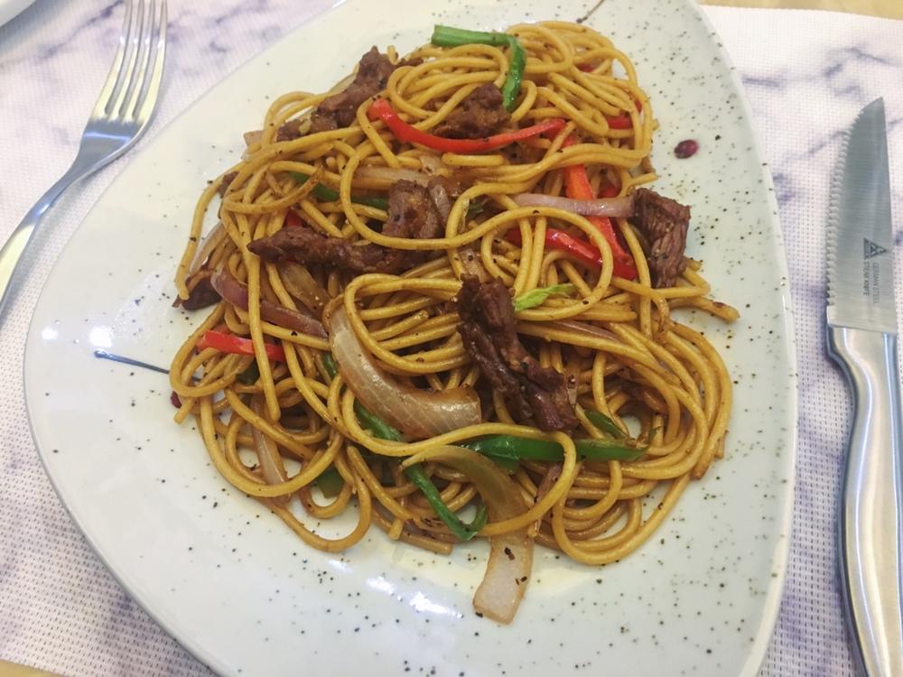 黑椒牛柳炒意面
