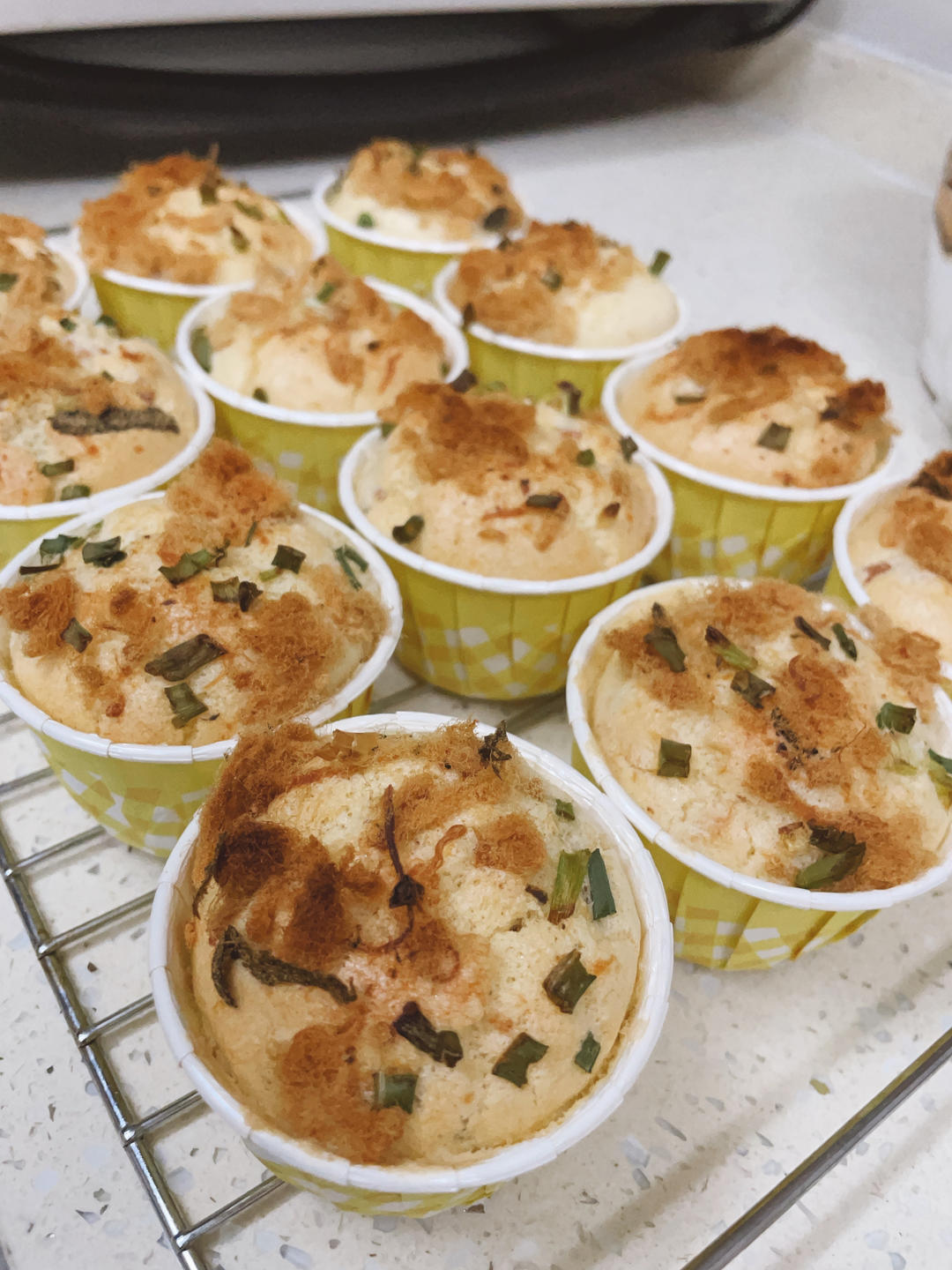 香葱肉松杯子蛋糕