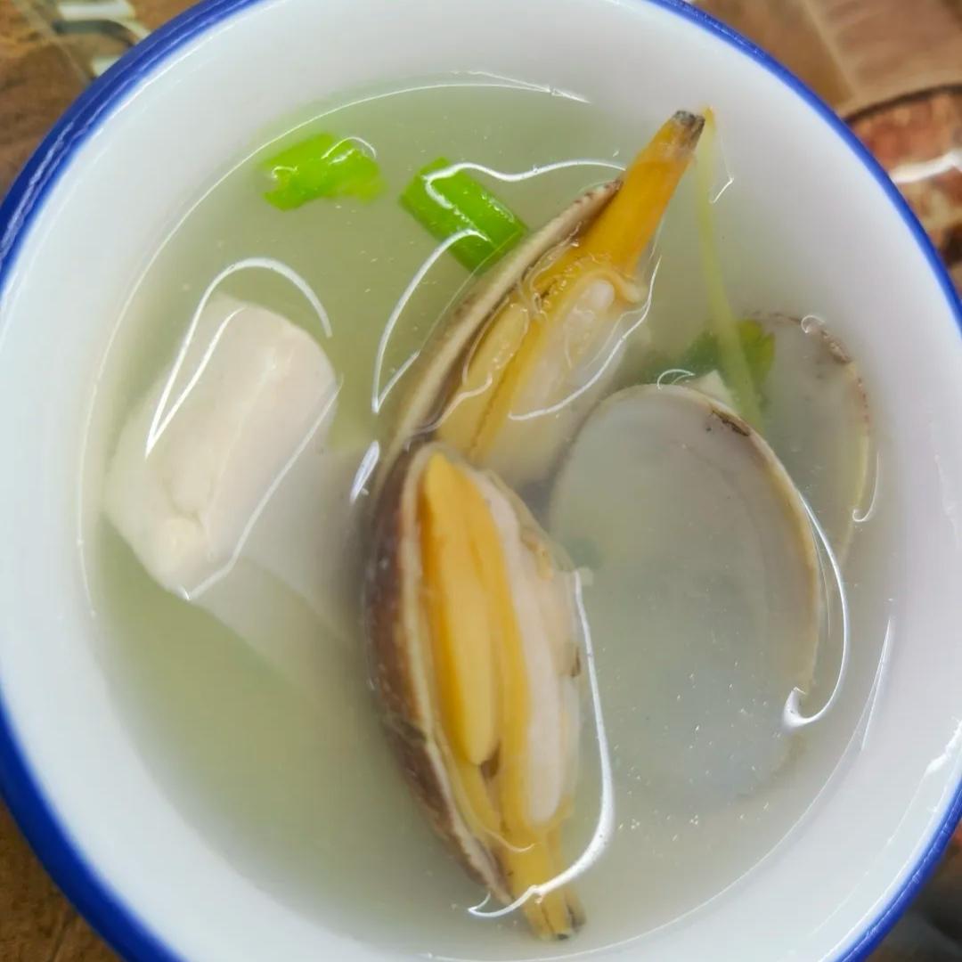 蛤蜊海带豆腐汤