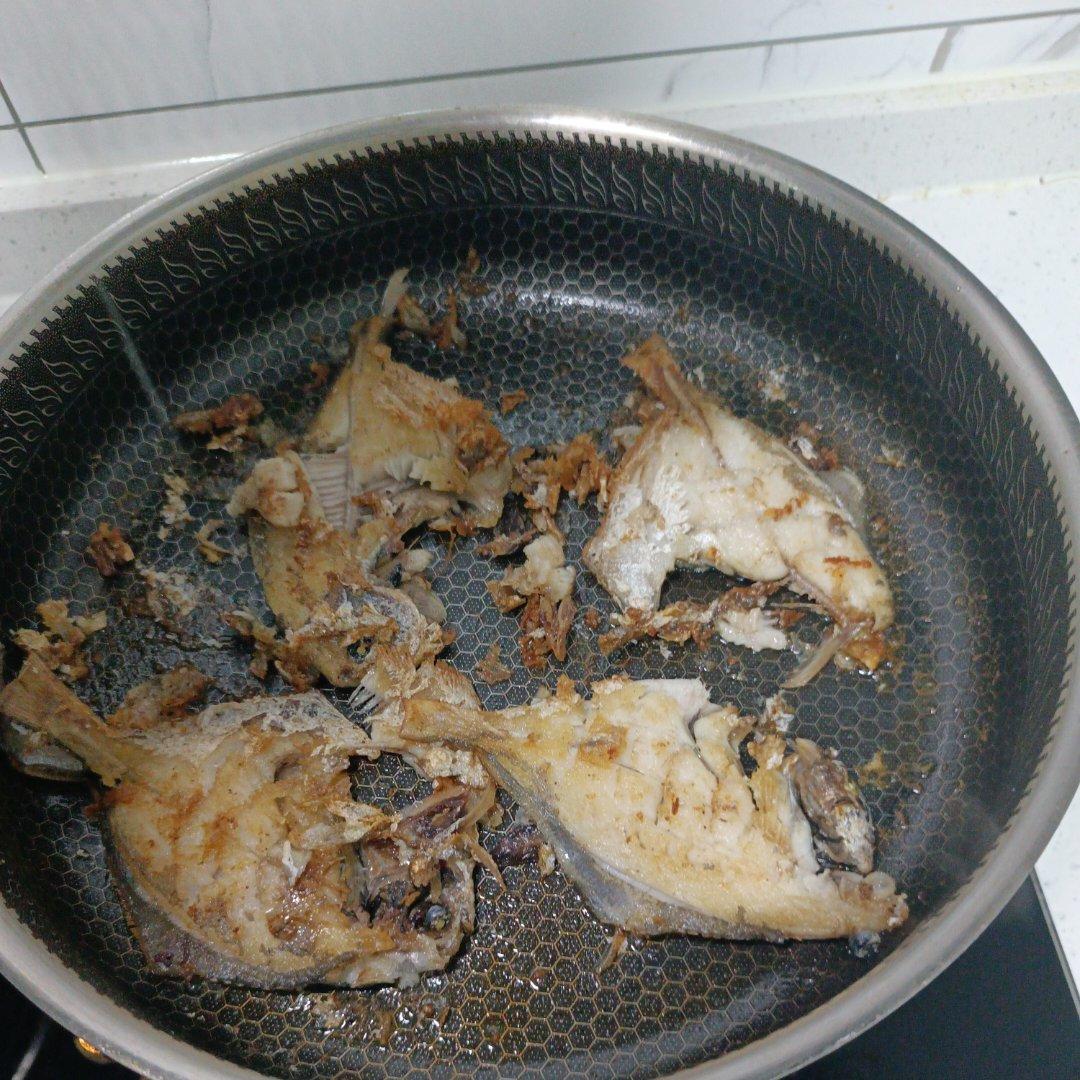 香煎鲳鱼