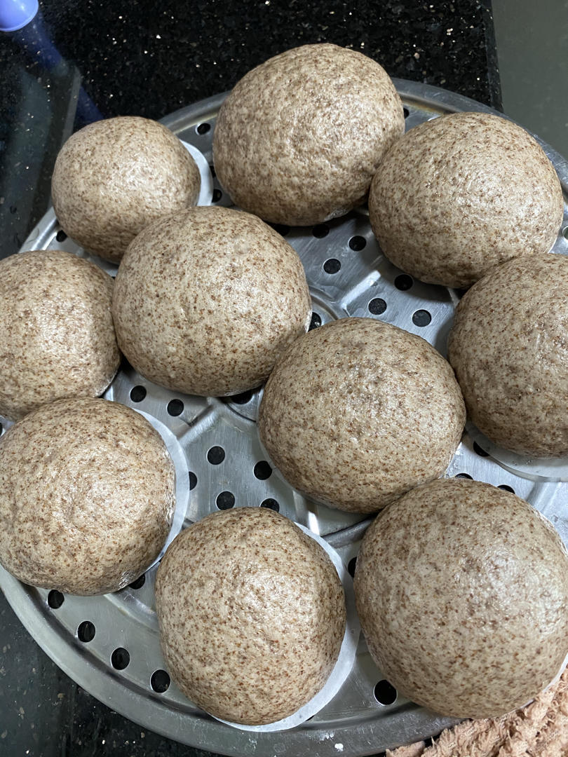 阳明山做的黑全麦粉馒头