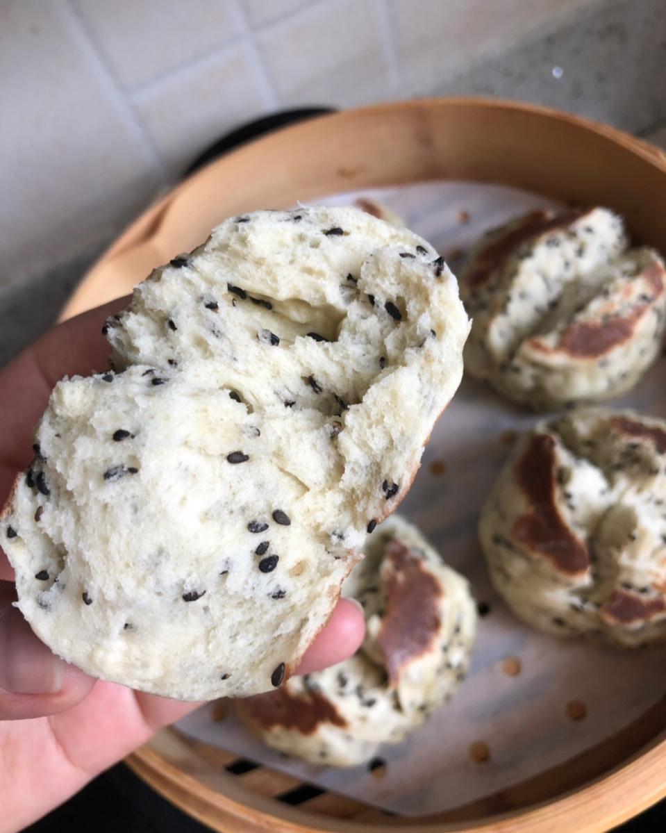 黑芝麻开花馒头