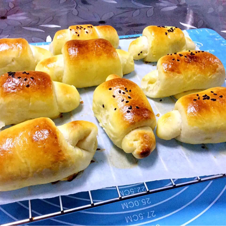 节日里的COMFORT FOOD --- 黄油面包卷