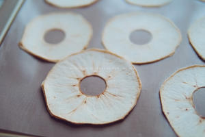 烤个苹果脆片都是爱你的形状~~~🍎🍎🍎的做法 步骤6