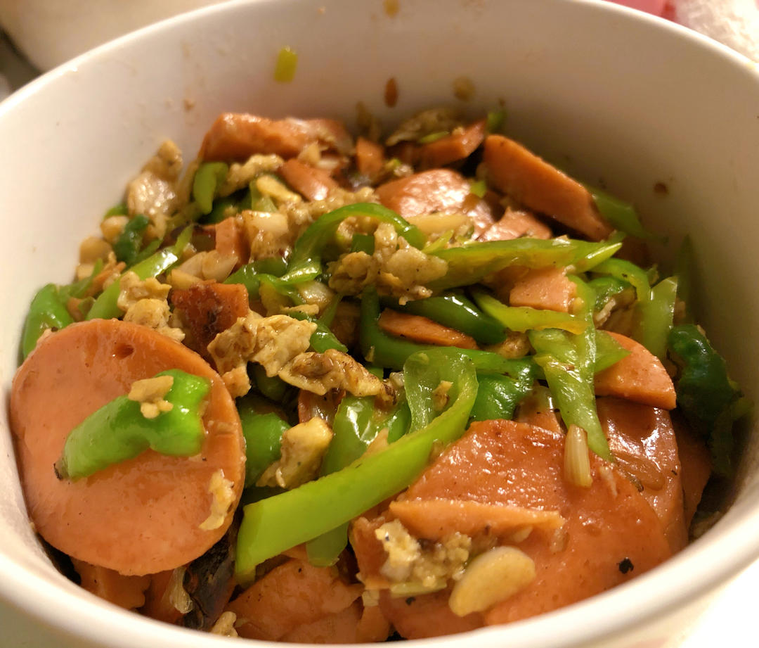 超下饭的青椒火腿炒蛋