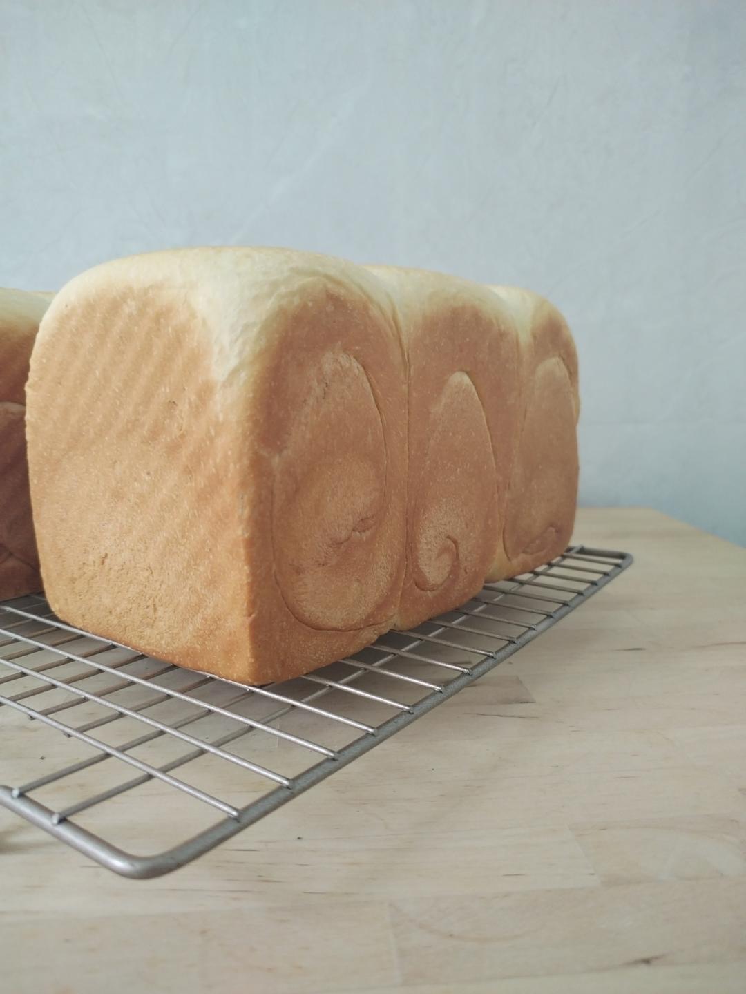 升级版奶香手撕吐司