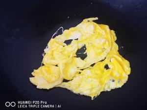 蒜苔鸡蛋炒腐竹的做法 步骤4