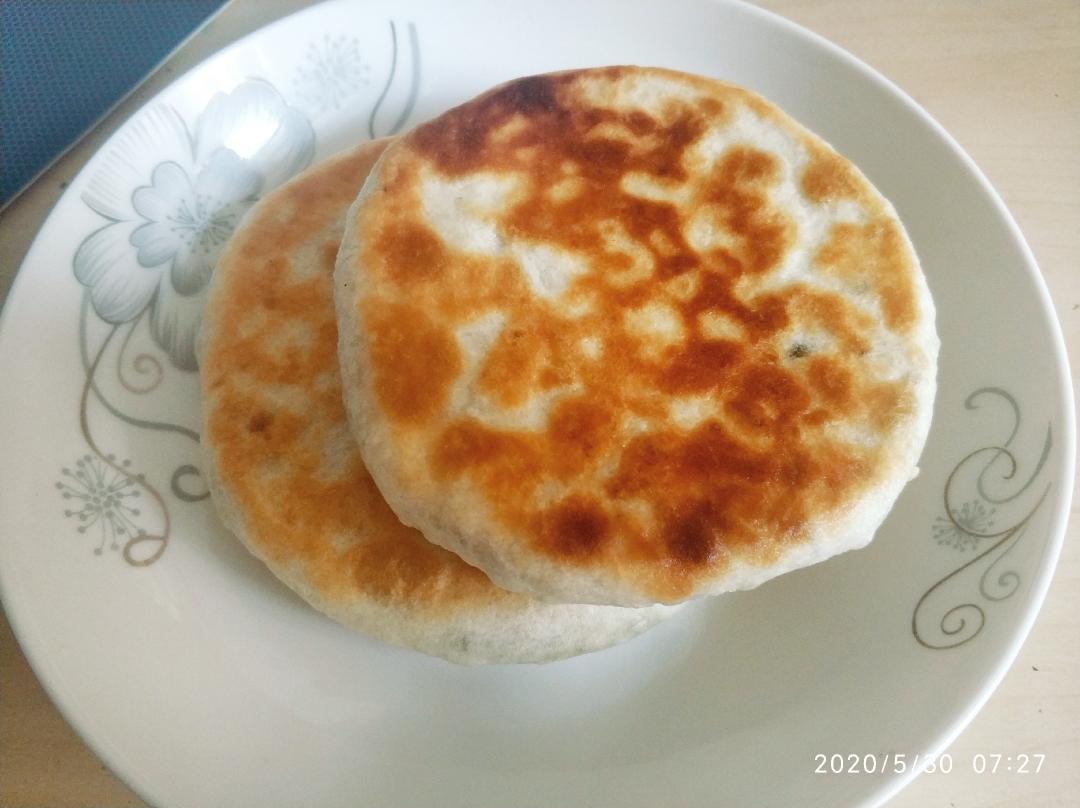 饼皮超薄的韭菜馅饼，超级简单的速成早餐