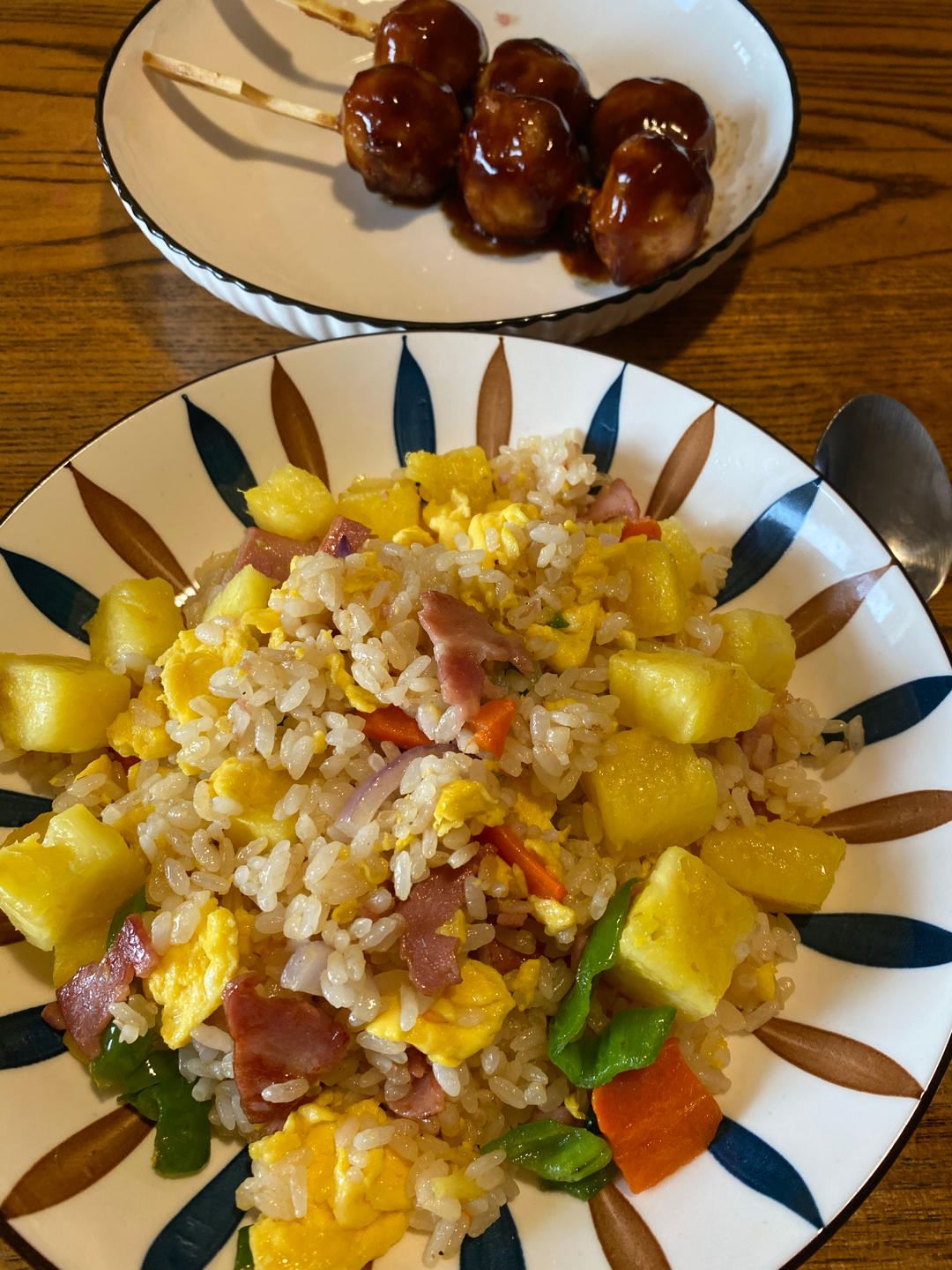 大嘴鹦鹉凤梨炒饭