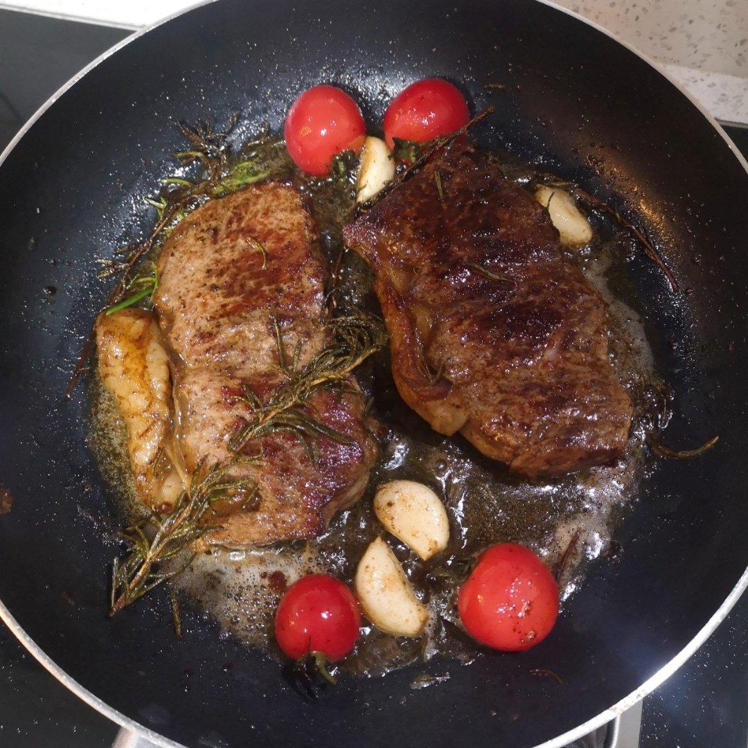 好吃到哭的煎牛排