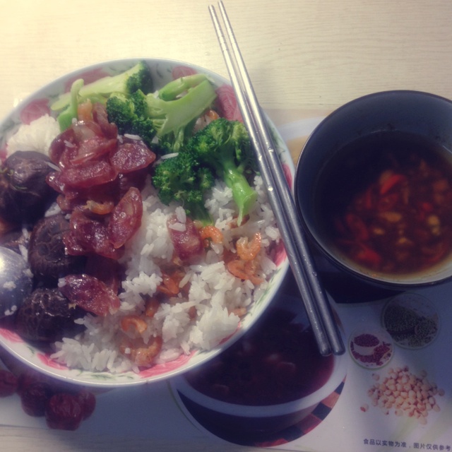 电饭锅版腊肠煲仔饭