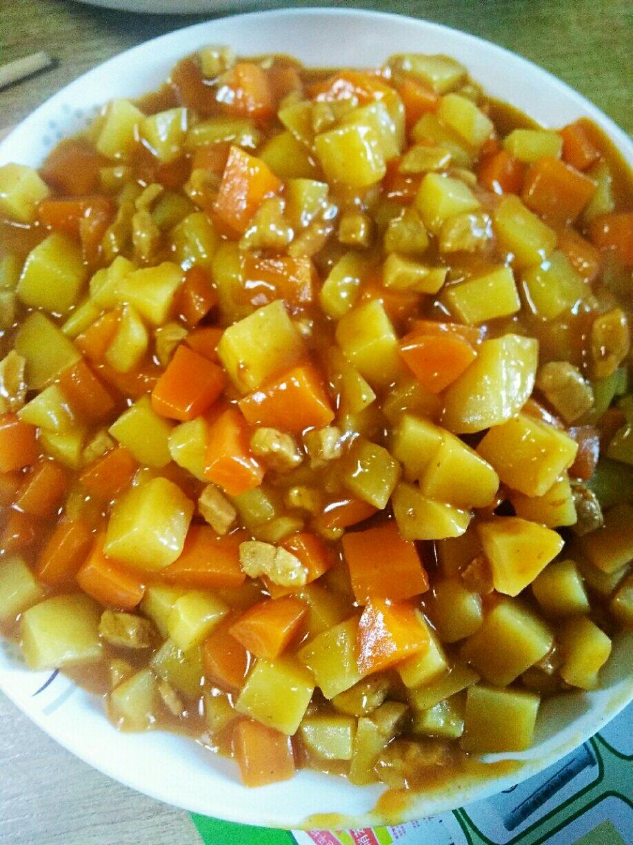 土豆咖喱鸡肉饭