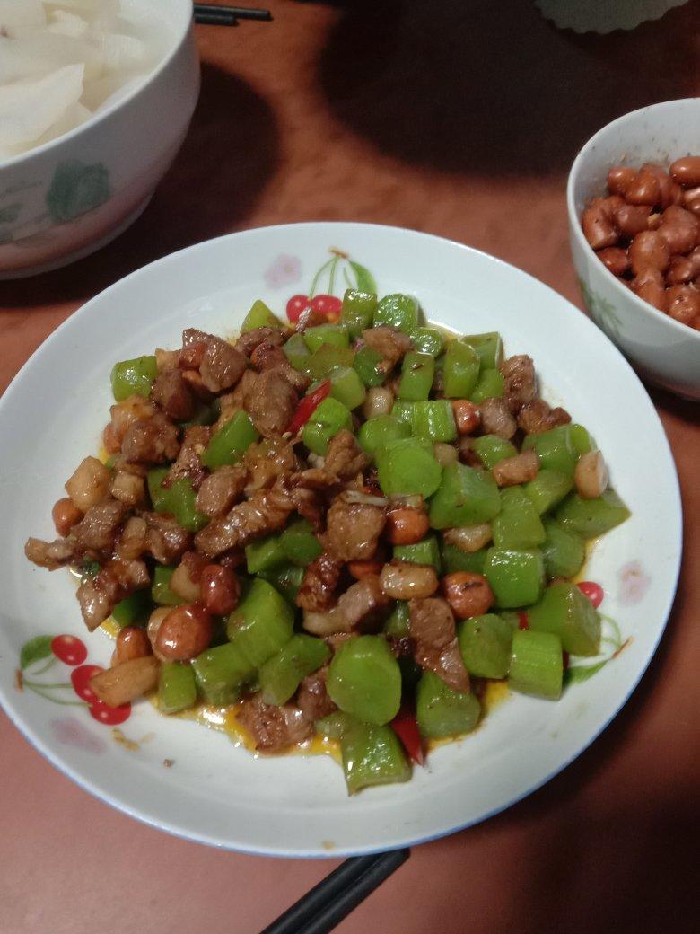 童年食堂青笋肉丁