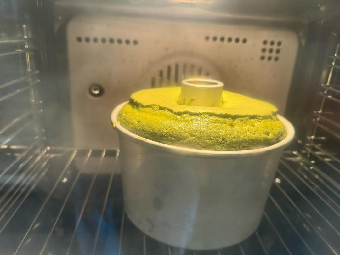 中空系列:青井老师の抹茶蜜豆戚风