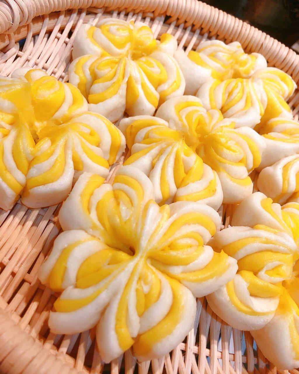 加菲奔奔做的南瓜双色花卷