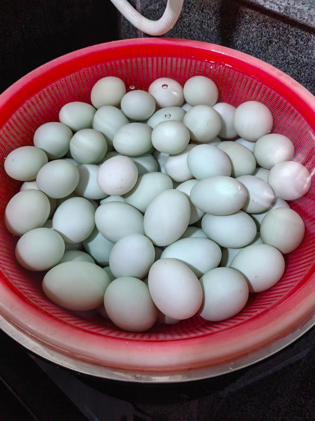 土法腌制100%出沙出油的五香咸鸭蛋