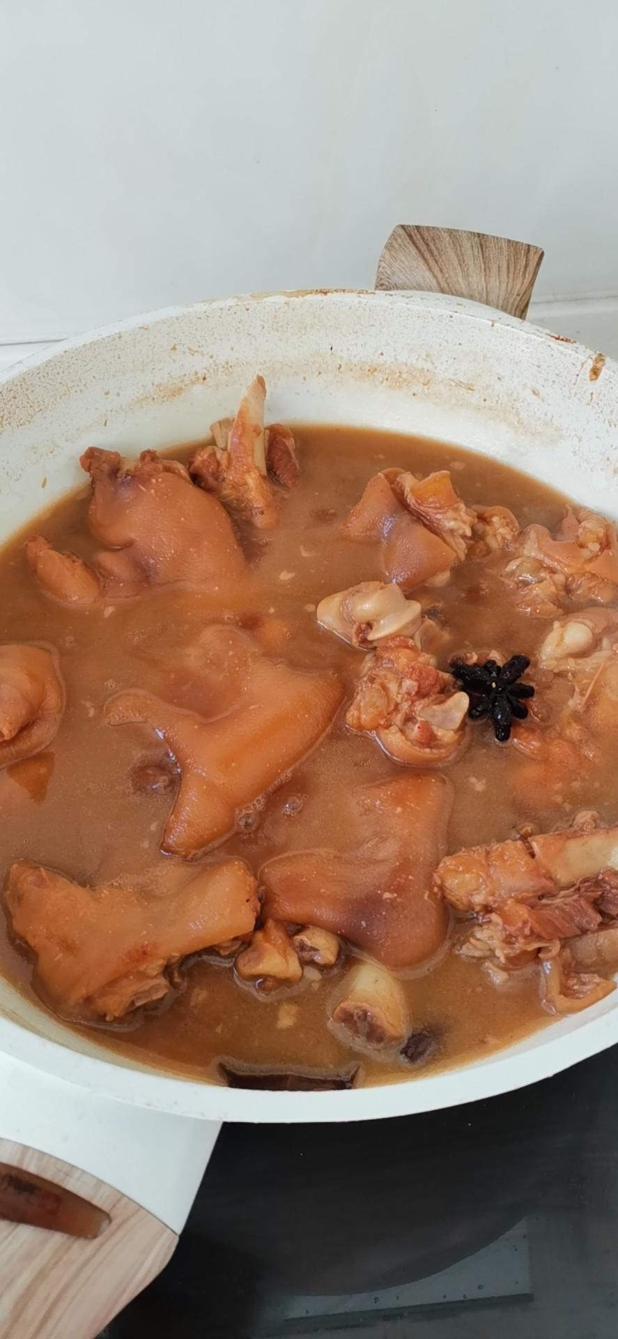 黄豆炖猪蹄