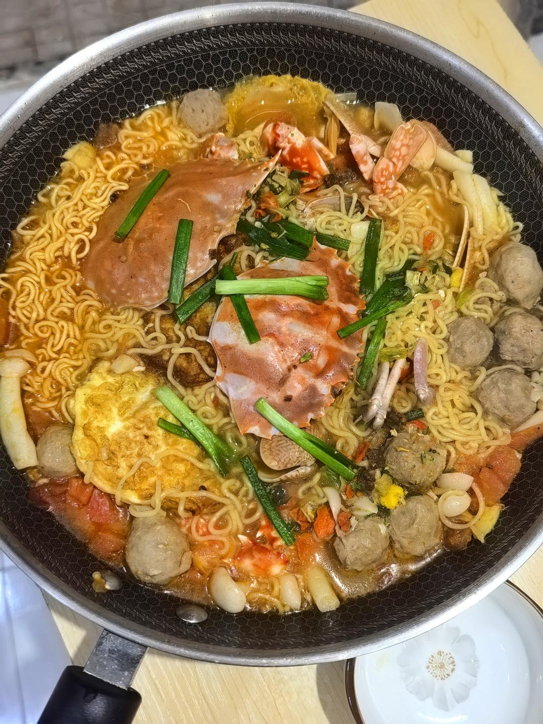 豪华海鲜泡面