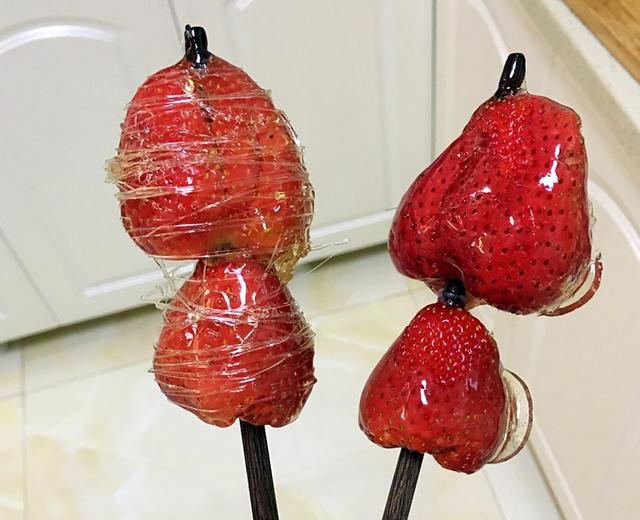 草莓冰糖葫芦儿的做法
