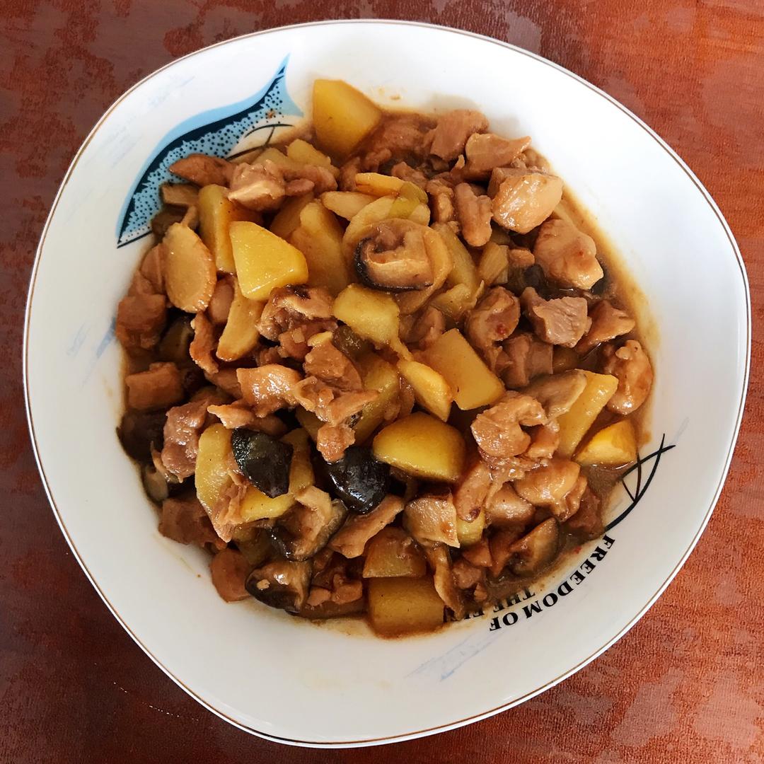超级下饭土豆香菇炖鸡腿