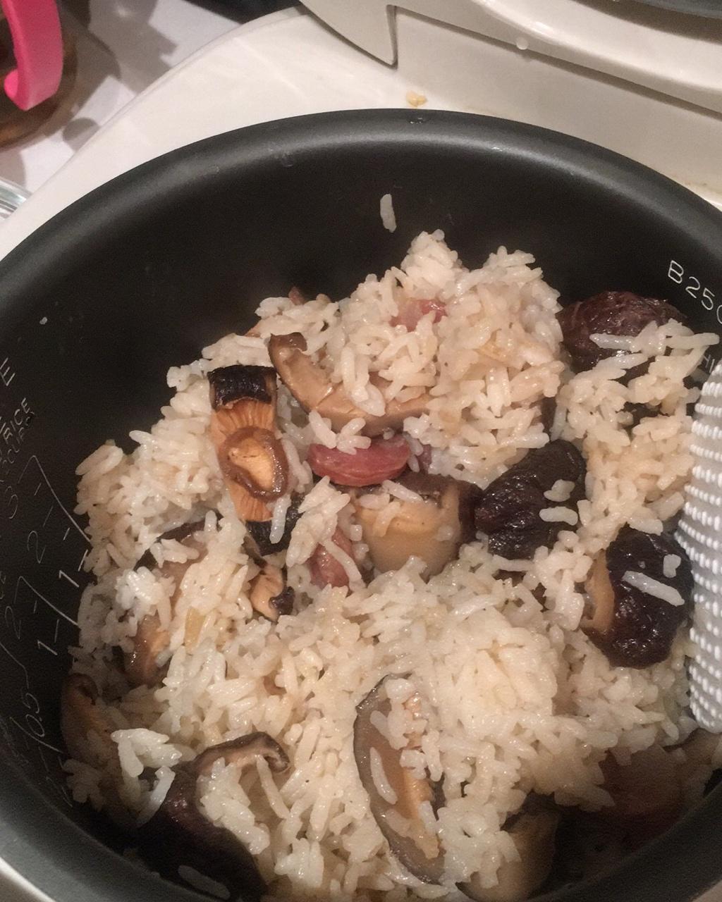 电饭锅版香菇腊肠饭
