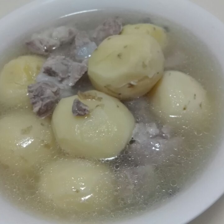 排骨土豆汤