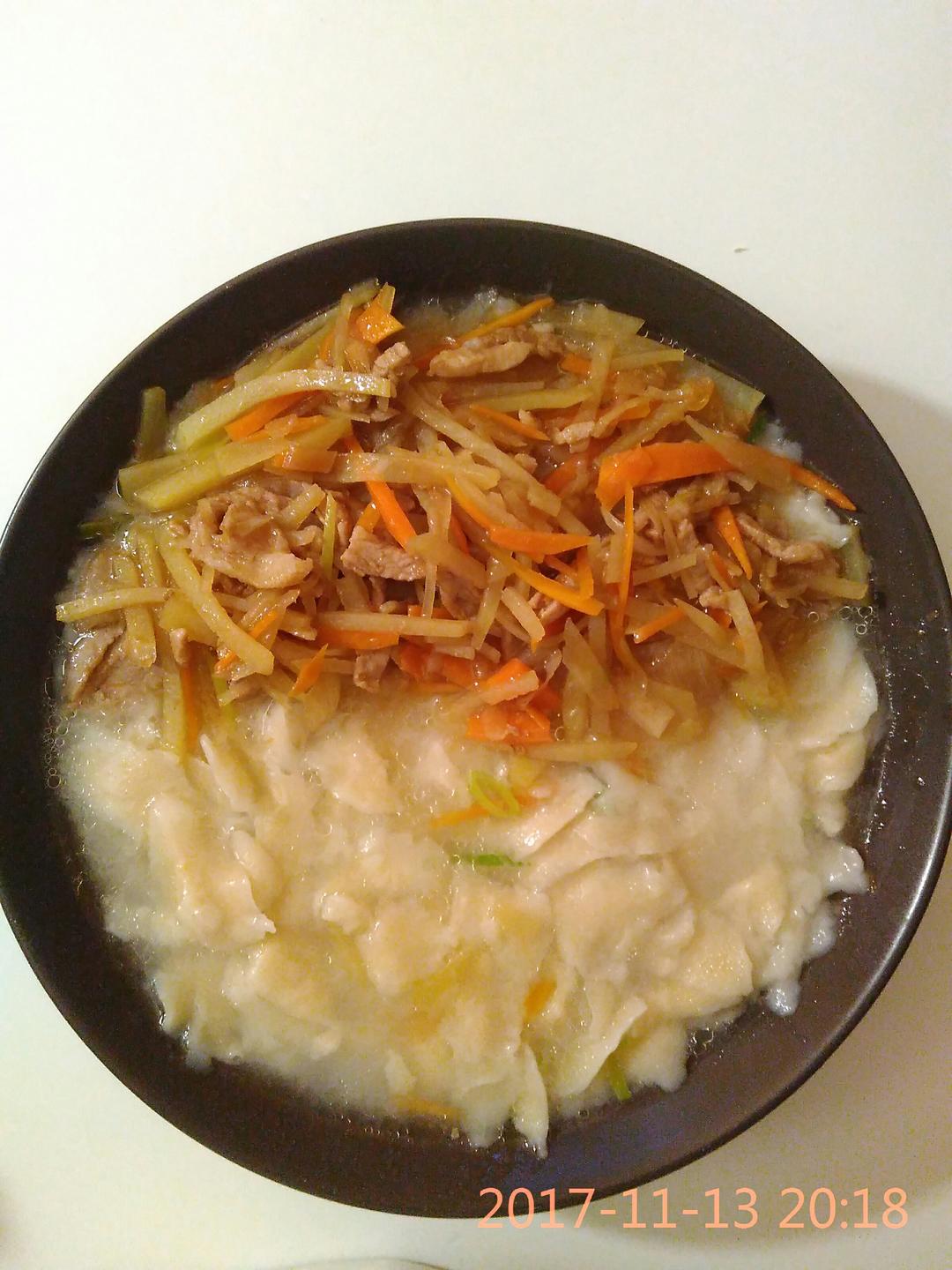 牛肉刀削面