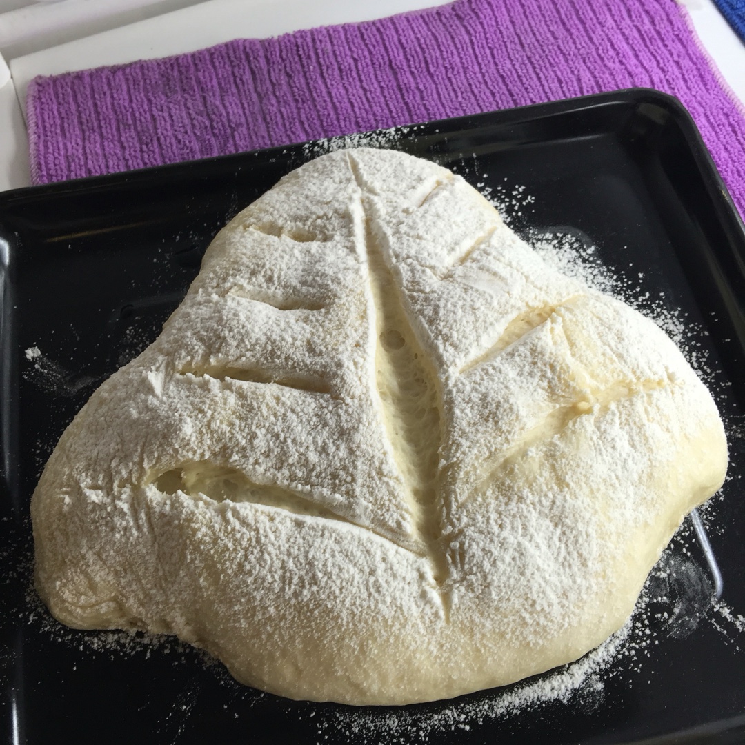 优雅蓝莓牛奶面包