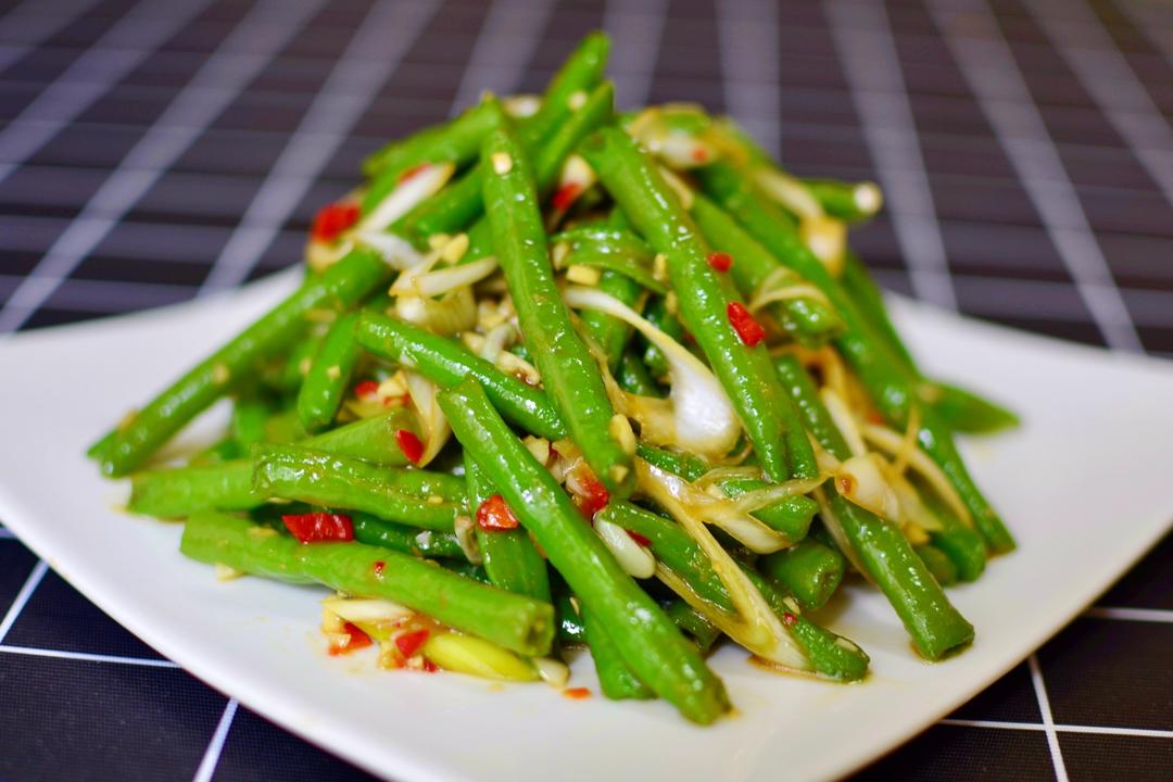 鲜辣爽脆的凉拌豆角「超详步骤图」的做法