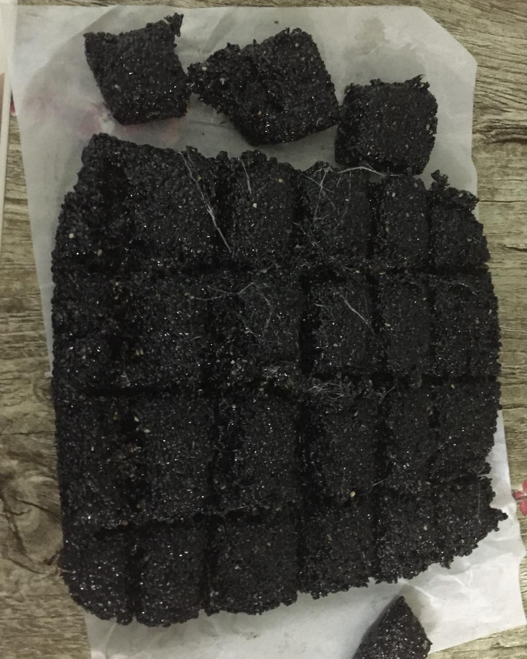 芝麻核桃桂圆枸杞糖
