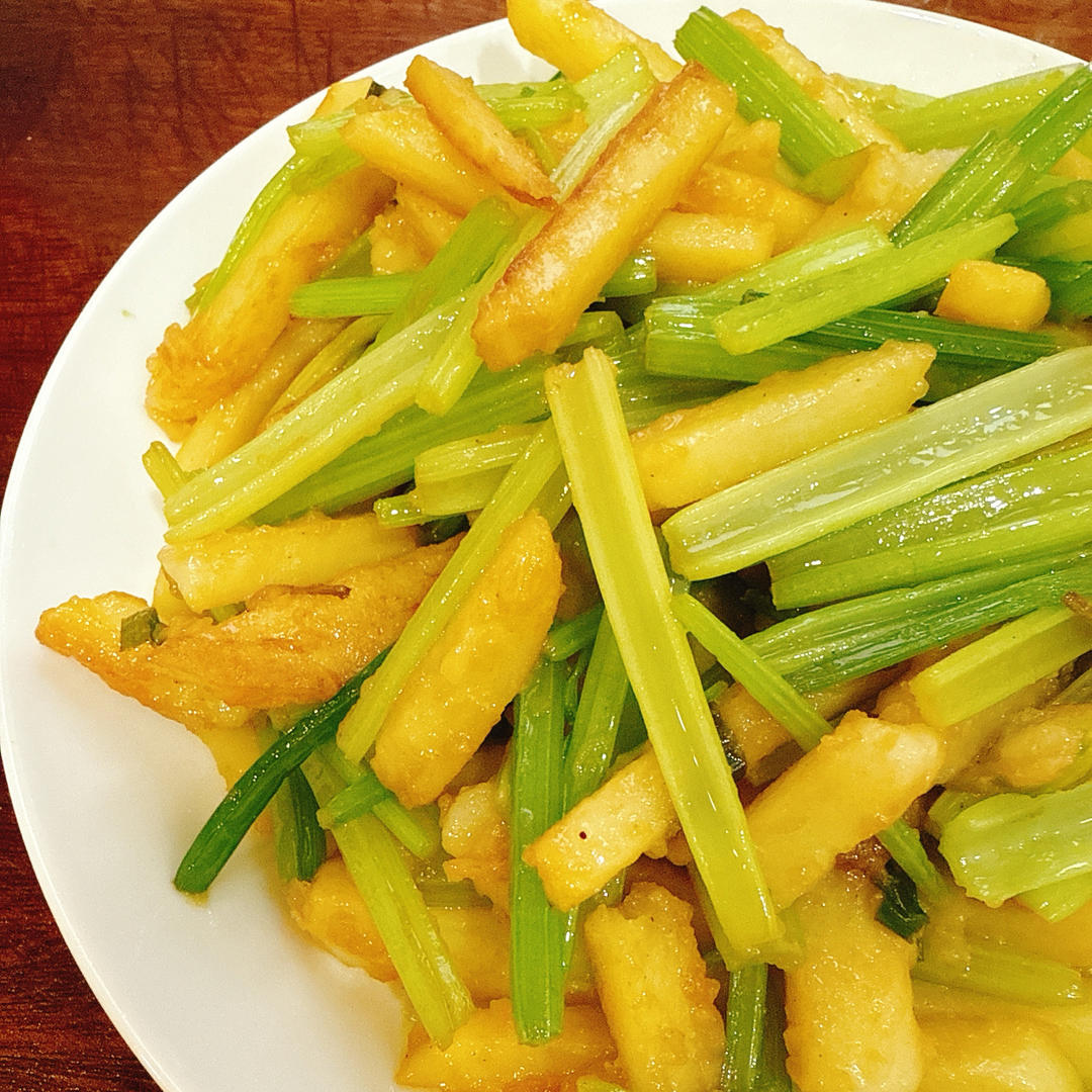 芹菜炒土豆条
