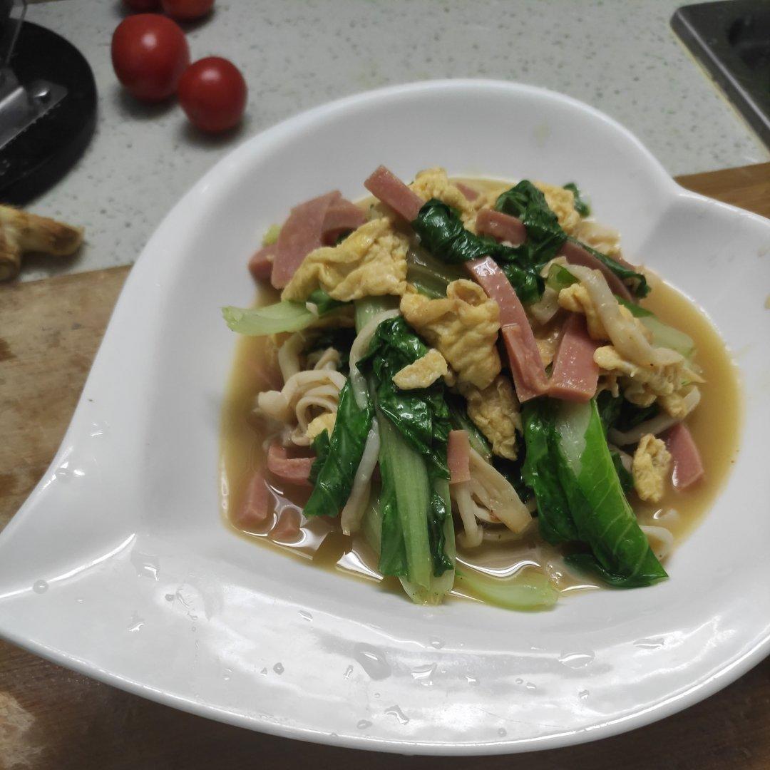 300大卡吃到撑 / 鲜美蘑菇烩青菜