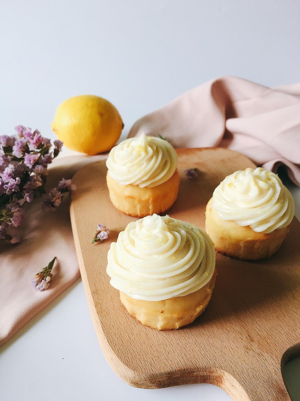 纯素清柠杯子诞糕Vegan Lemon Cupcake