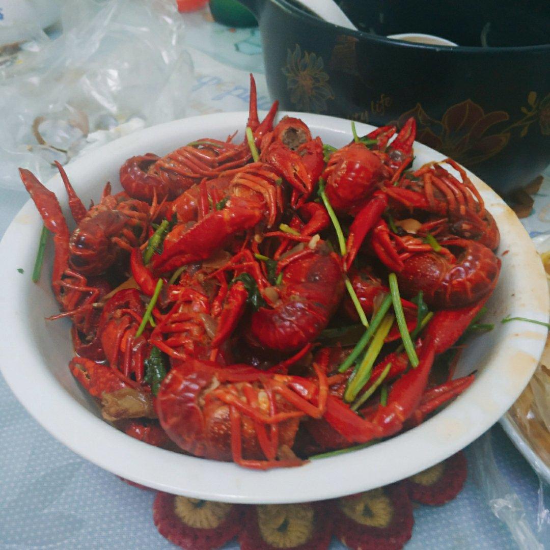 吃了后会吮指的麻辣小龙虾