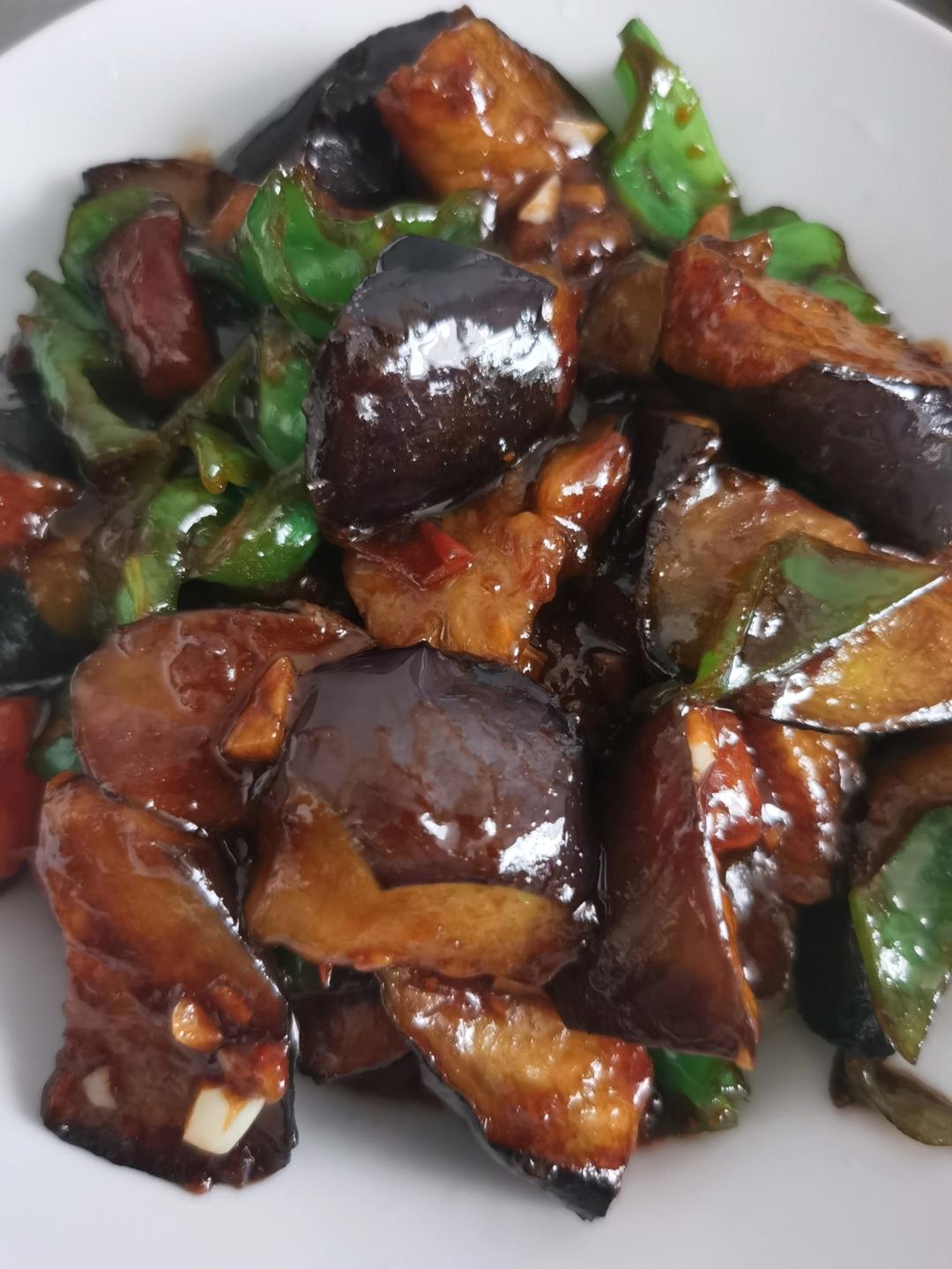 红烧茄子（佐西红柿尖椒）