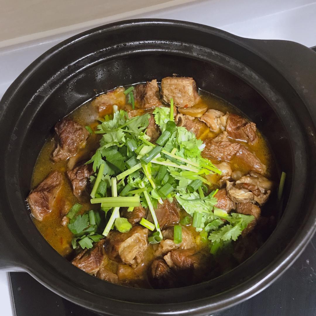 煲牛腩
