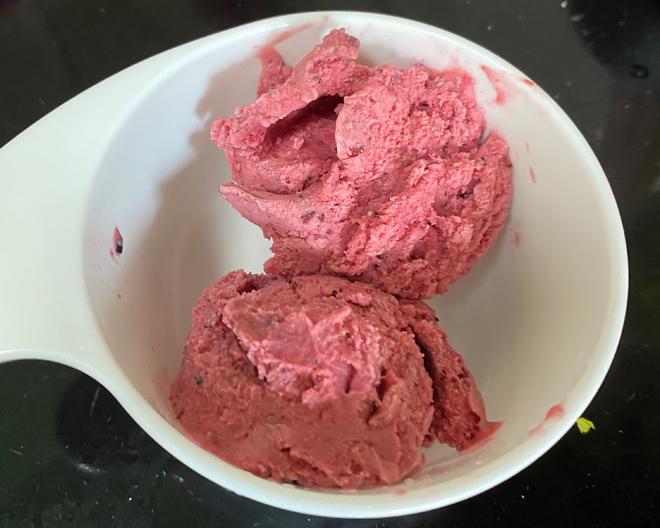 意式浆果冰淇淋（材料、做法超简单，酸甜美味）的做法