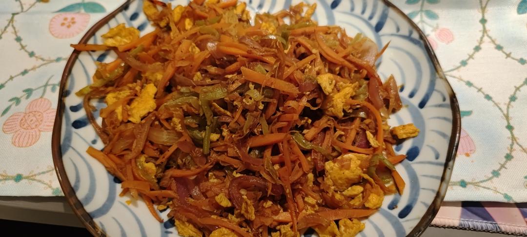 青椒炒胡萝卜鸡蛋