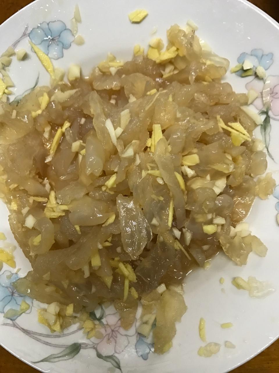 凉拌海蜇黄瓜丝