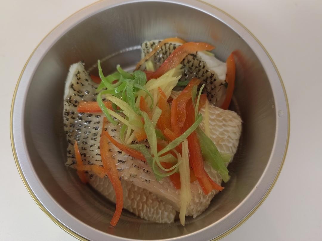 10分钟做 清蒸鲈鱼 （附切鱼图解）