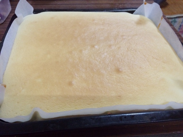 肉松戚风蛋糕卷