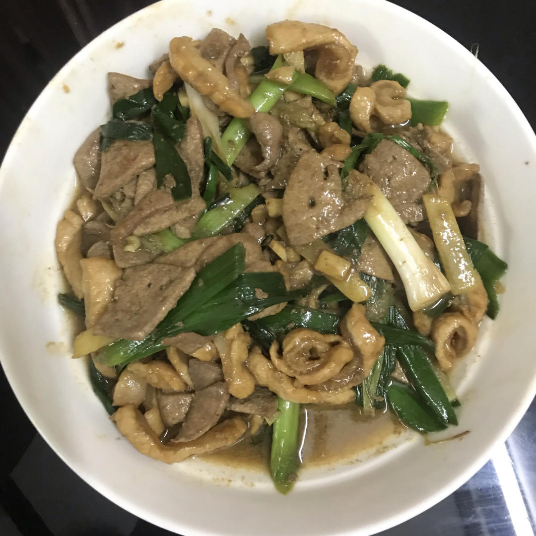 厨师长教你：“小炒猪肝”的家常做法，味道干香很赞，先收藏起来