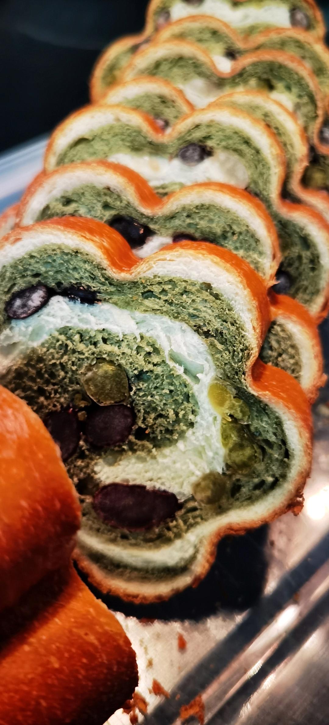 抹茶红豆心形北海道吐司