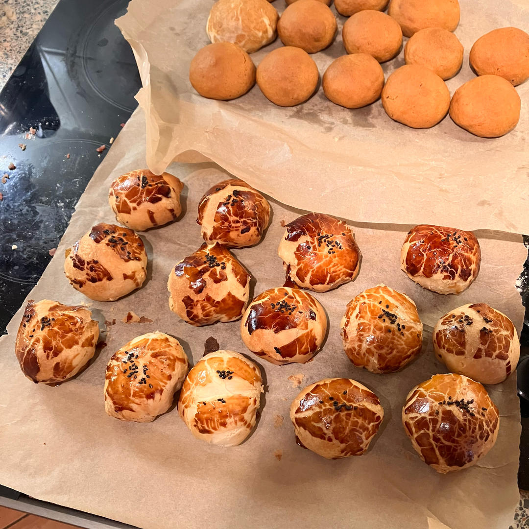 超简单 免揉 酥掉渣的蛋黄酥(超详细附全程视频)不破酥『万能酥皮』