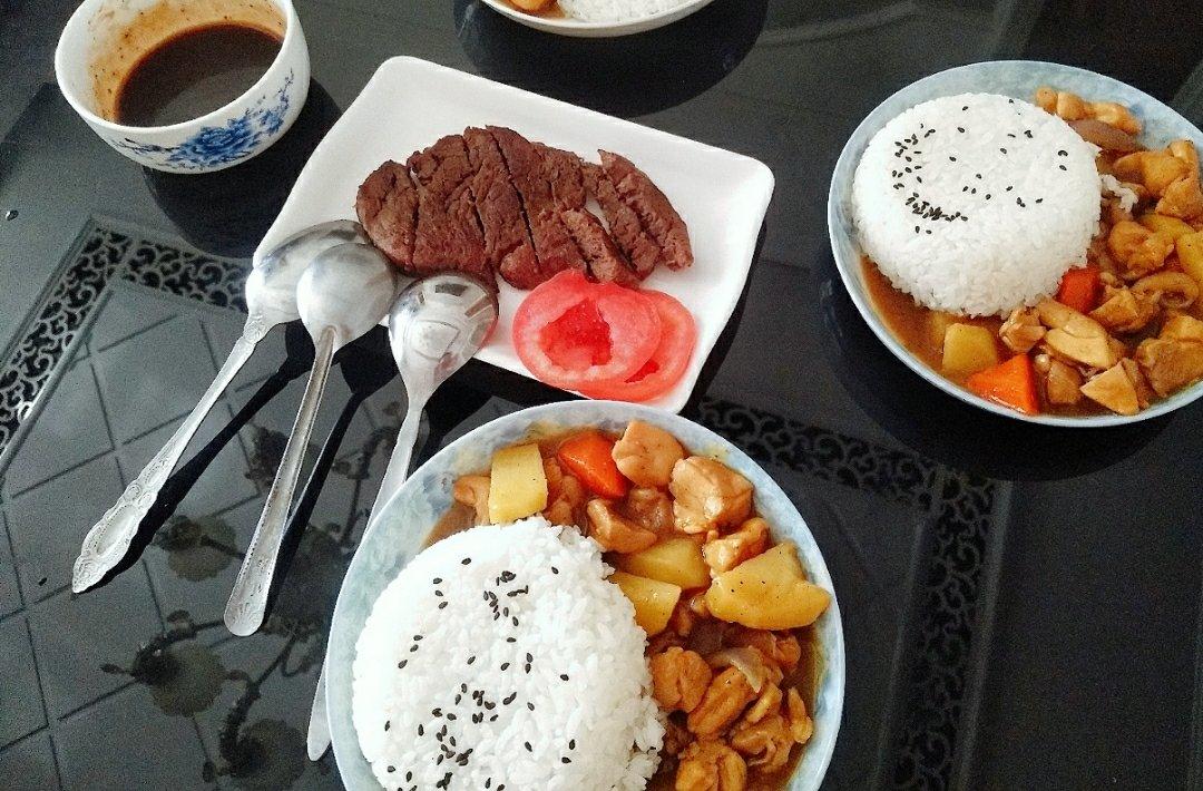 咖喱鸡块饭