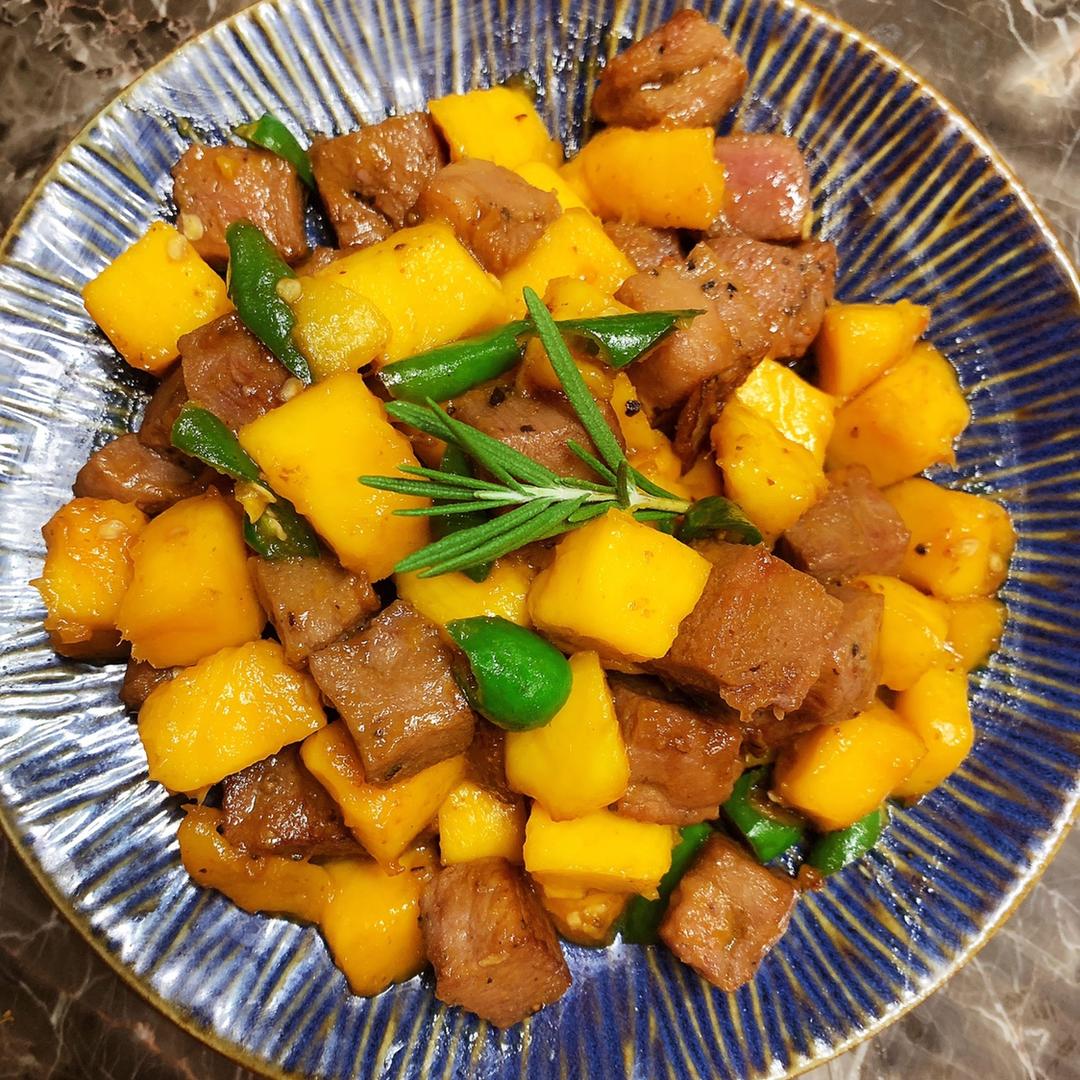 黑椒芒果牛肉粒