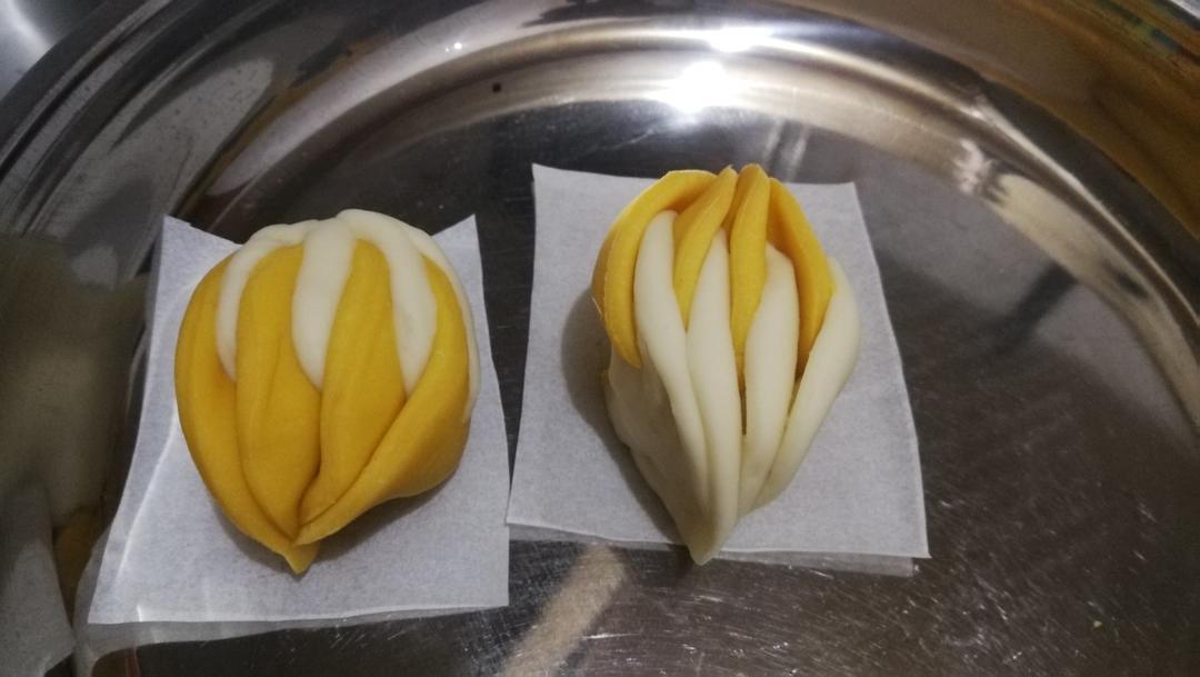 漂亮的胡萝卜 双色造型花卷馒头 蓬松又暄软 你喜欢吗？附细节视频