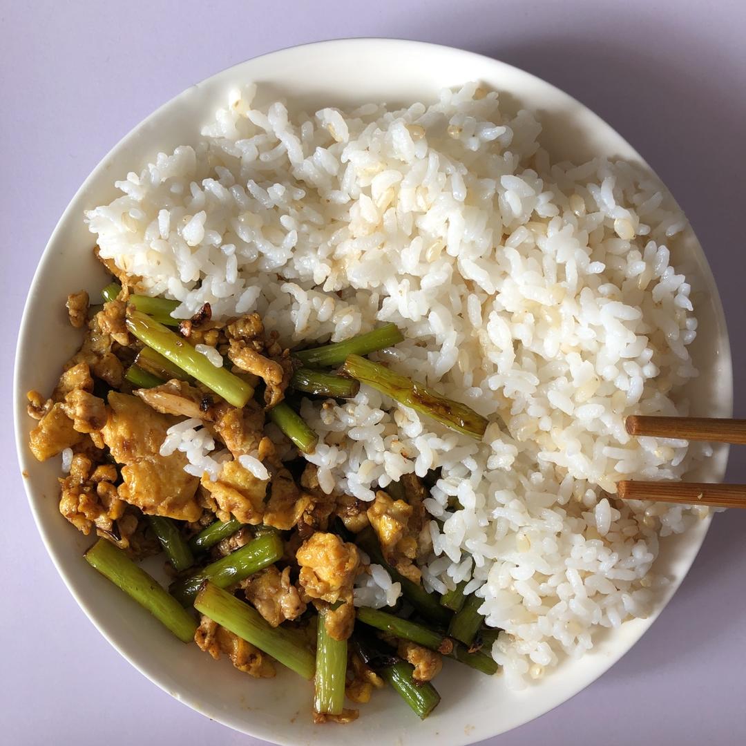 蒜薹炒鸡蛋